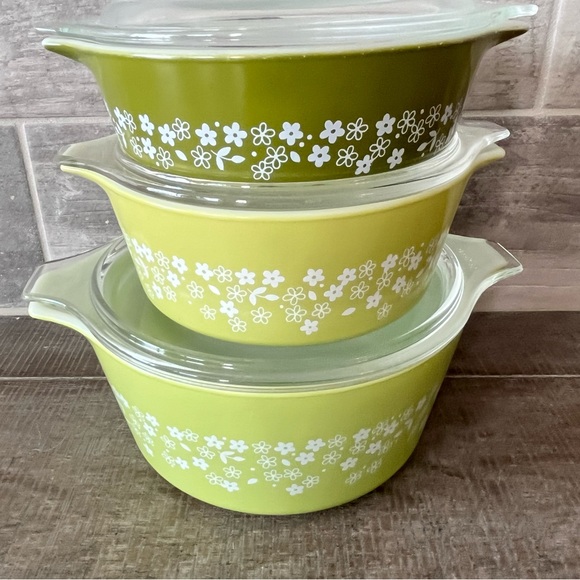 Vintage Pyrex Lime Spring Blossoms Casserole Set with lid (6pcs) 474, 472, 471 - Picture 1 of 4